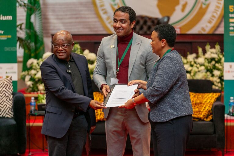 AFRIQUE: Les conclusions du forum de la Jeunesse remis à la maire de Johannesburg